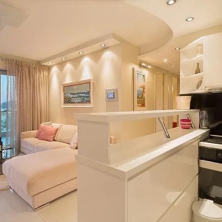 Premier Lux