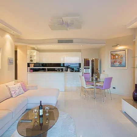 Premier Lux * Budva